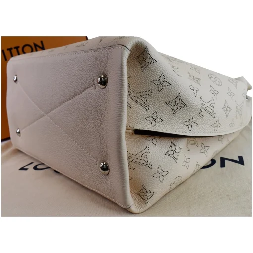 LOUIS VUITTON Carmel Mahina Calf Leather Hobo Bag Cream - Image 5