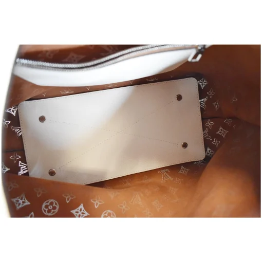 LOUIS VUITTON Carmel Mahina Calf Leather Hobo Bag Cream - Image 2