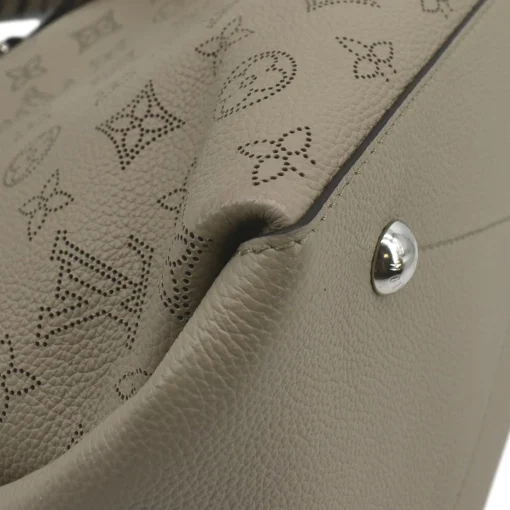 LOUIS VUITTON Beaubourg Mahina MM Leather Hobo Bag - Image 4