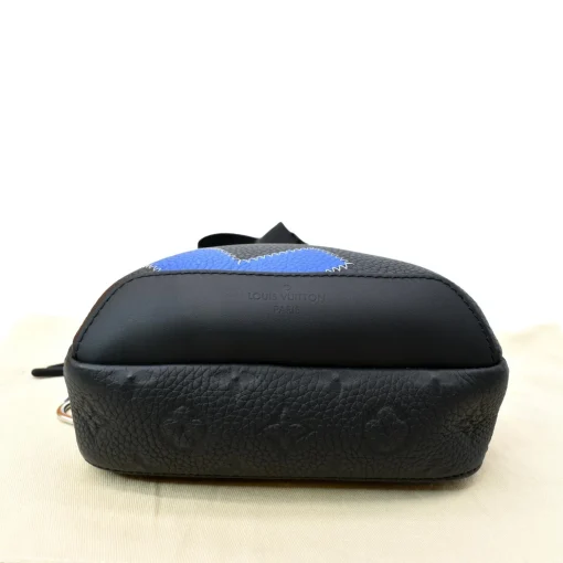 LOUIS VUITTON Avenue Sling Monogram Leather Blue Bag - Image 4
