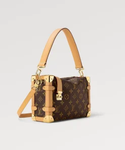 Alternative view of LOUIS VUITTON SIDE TRUNK